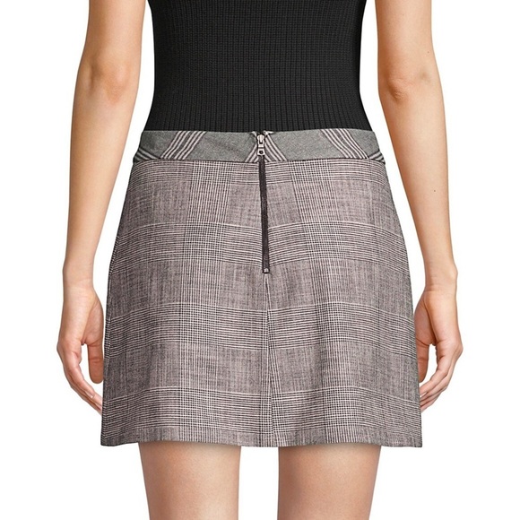 NWT - Alice + Olivia - Lennon Plaid Overlap Mini Skirt In Grey Black - Picture 4 of 15